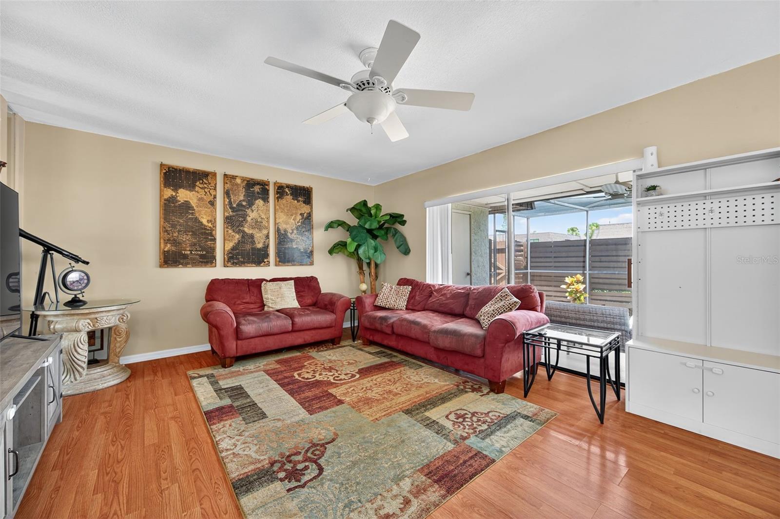 Image 10 of 61 For 15229 Pond Woods Drive