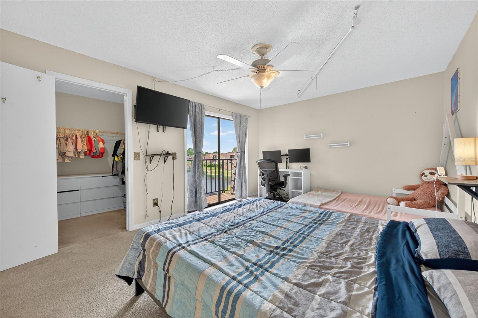 Image 31 of 61 For 15229 Pond Woods Drive