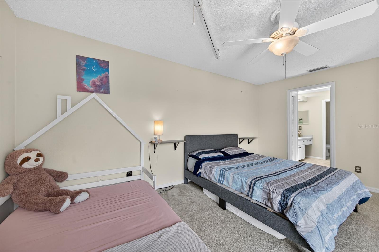 Image 32 of 61 For 15229 Pond Woods Drive