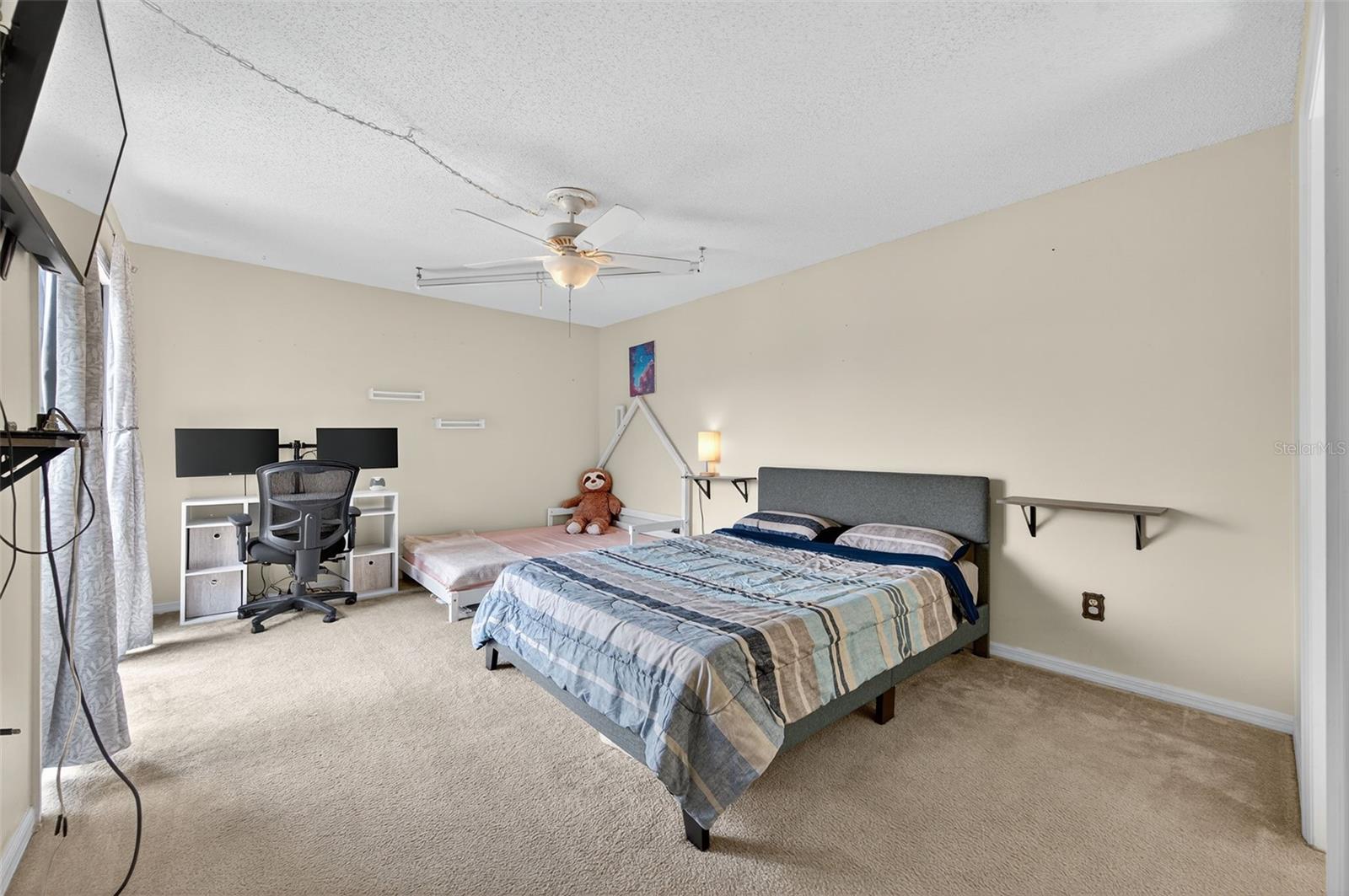 Image 33 of 61 For 15229 Pond Woods Drive