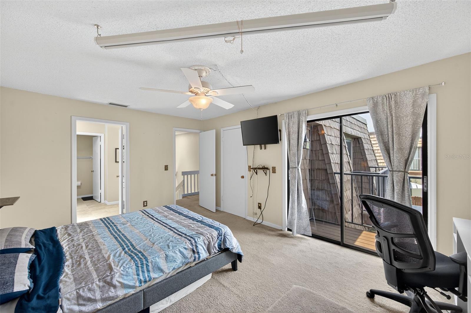 Image 36 of 61 For 15229 Pond Woods Drive