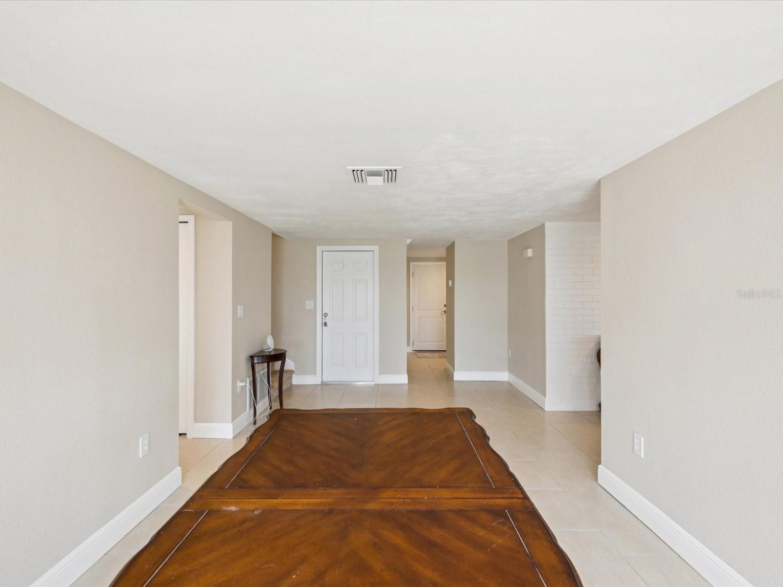 Listing photo id 11 for 3855 Topsail Trail