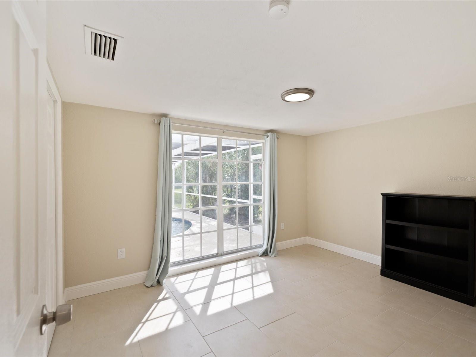 Listing photo id 12 for 3855 Topsail Trail