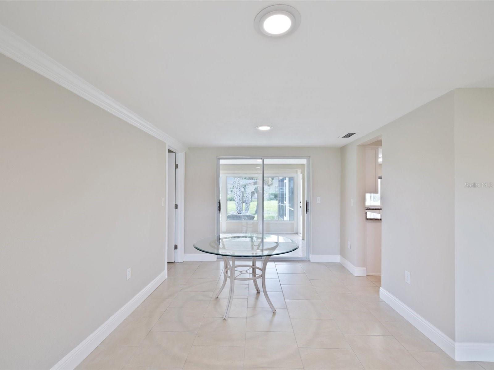 Listing photo id 3 for 3855 Topsail Trail