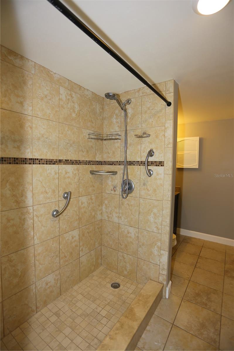 Image 11 of 18 For 801 83rd Avenue N 309