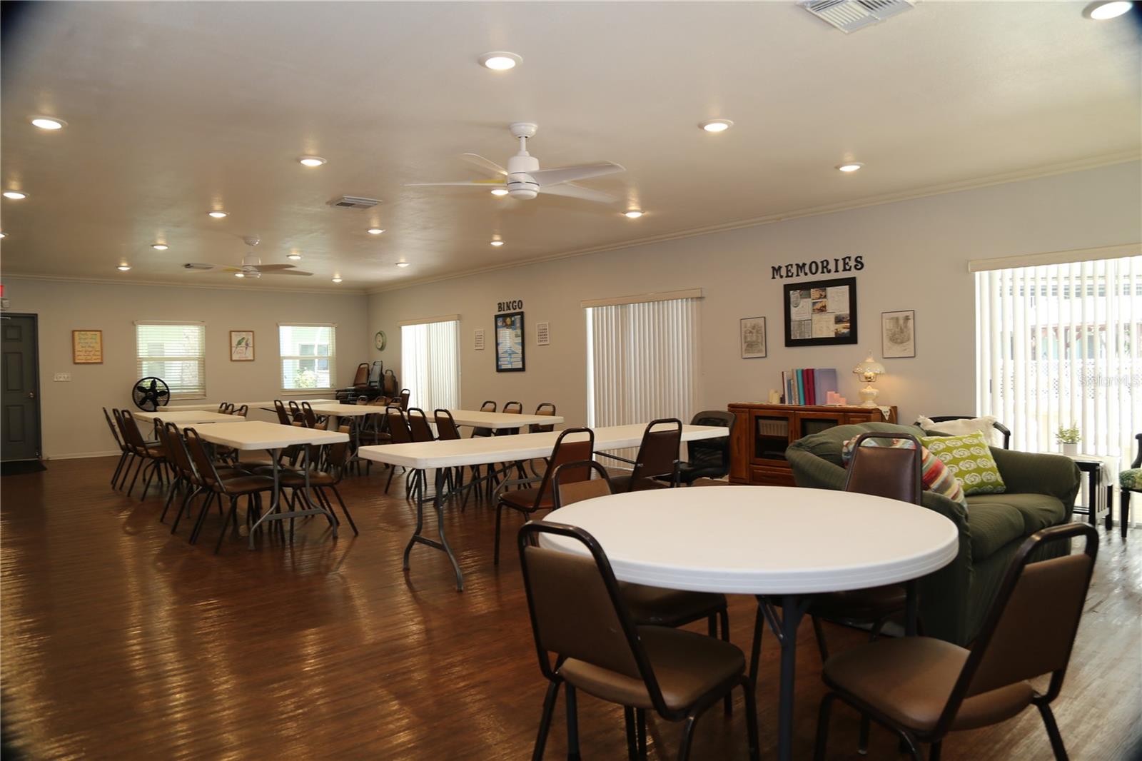 Image 15 of 18 For 801 83rd Avenue N 309