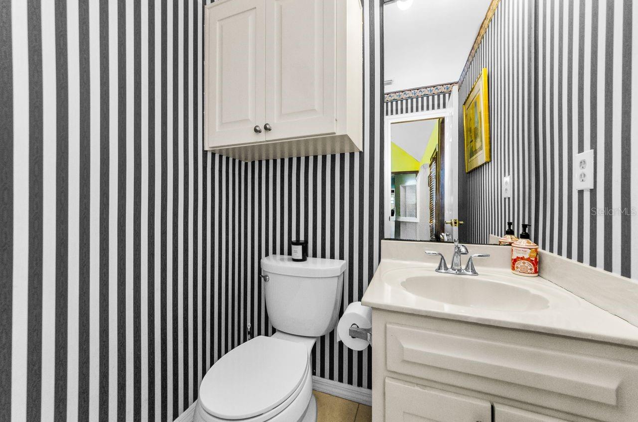 Image 18 of 59 For 10480 Longwood Drive