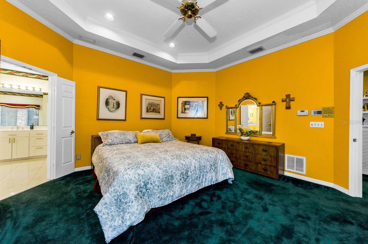Image 23 of 59 For 10480 Longwood Drive