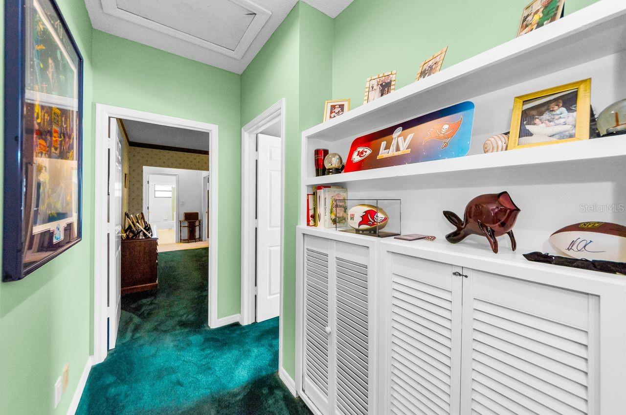 Image 29 of 59 For 10480 Longwood Drive