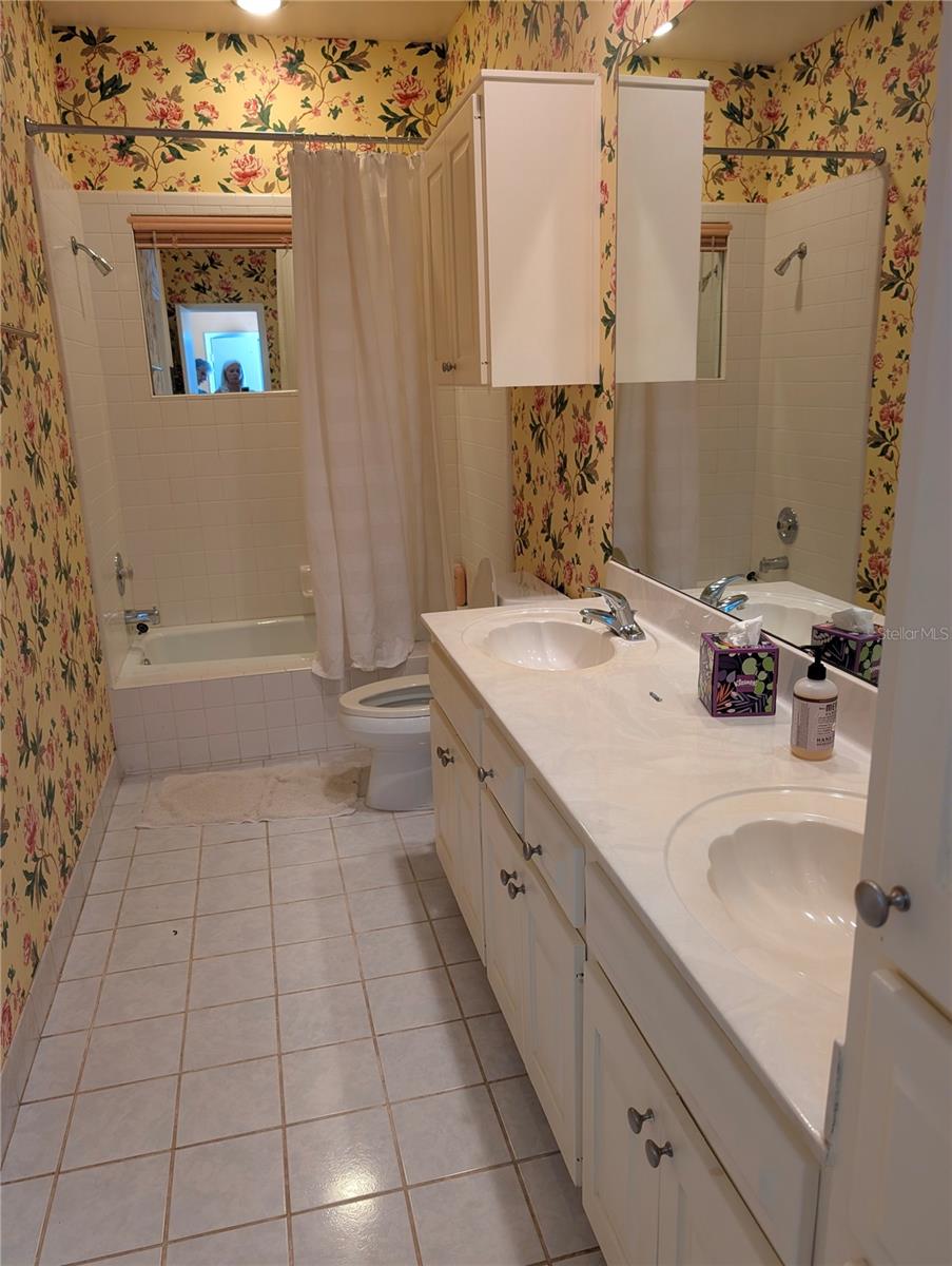 Image 37 of 59 For 10480 Longwood Drive