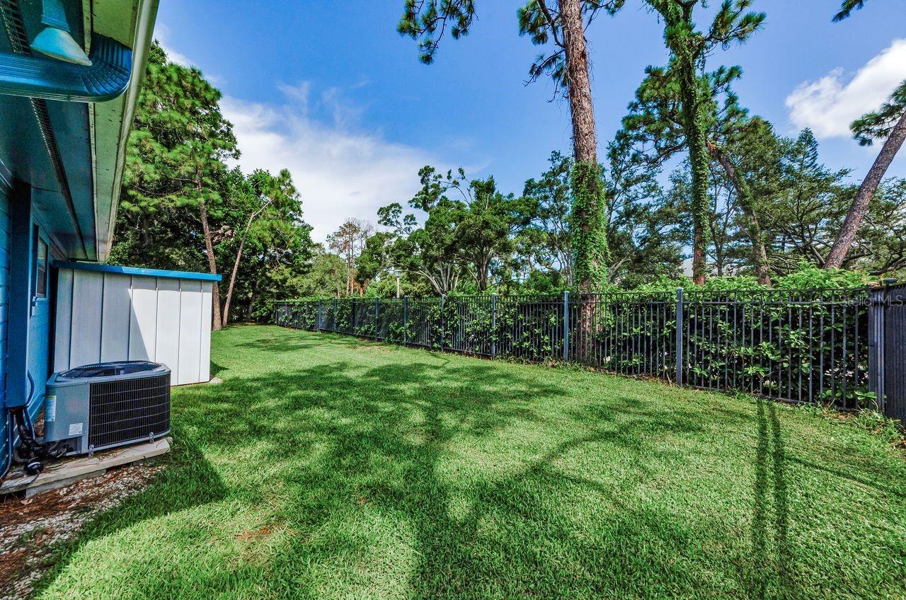 Image 43 of 59 For 10480 Longwood Drive