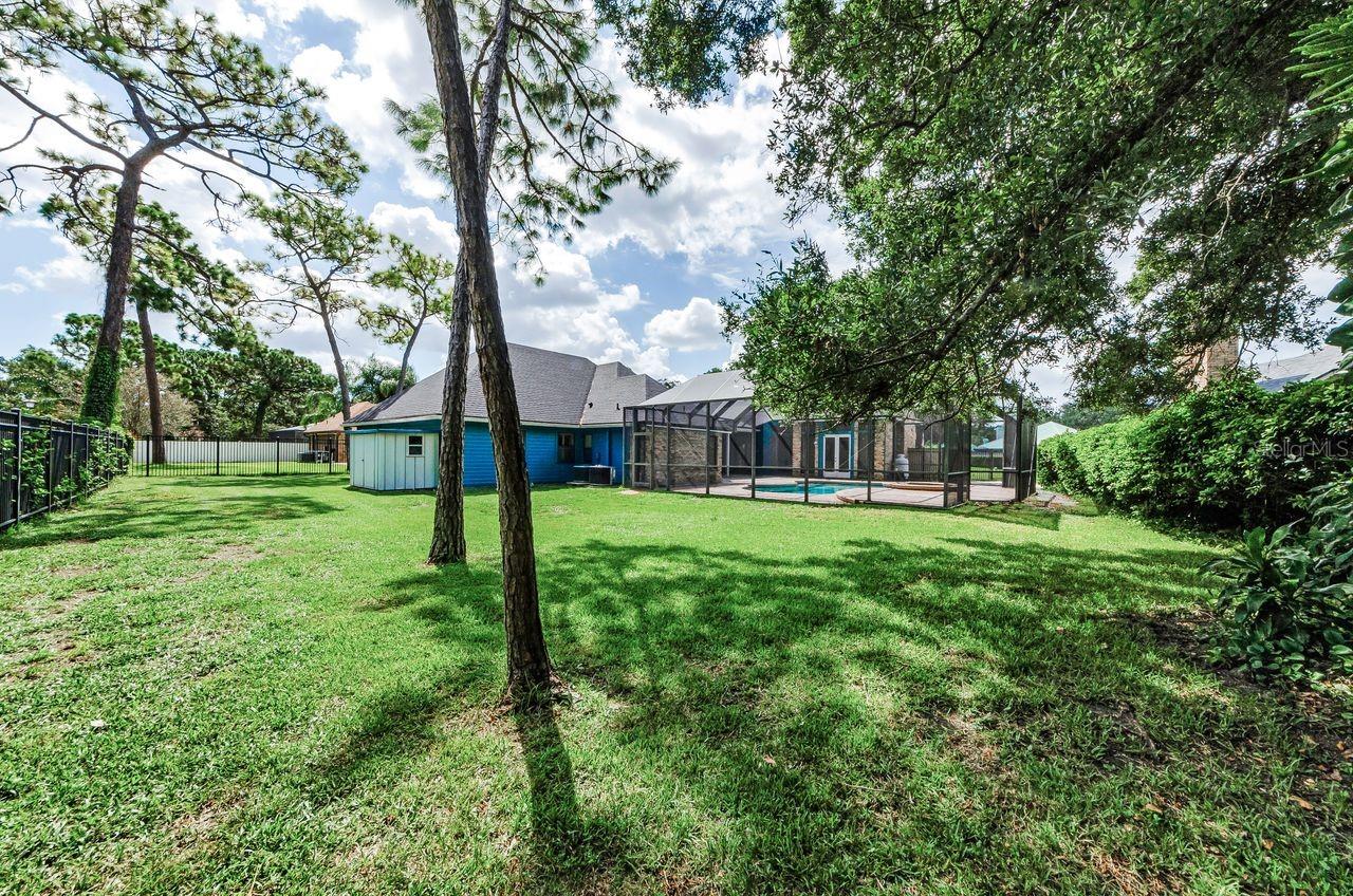 Image 45 of 59 For 10480 Longwood Drive