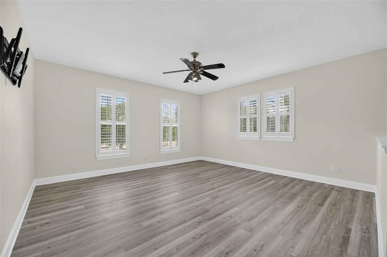 Image 37 of 90 For 123 Aberdeen Pond Drive