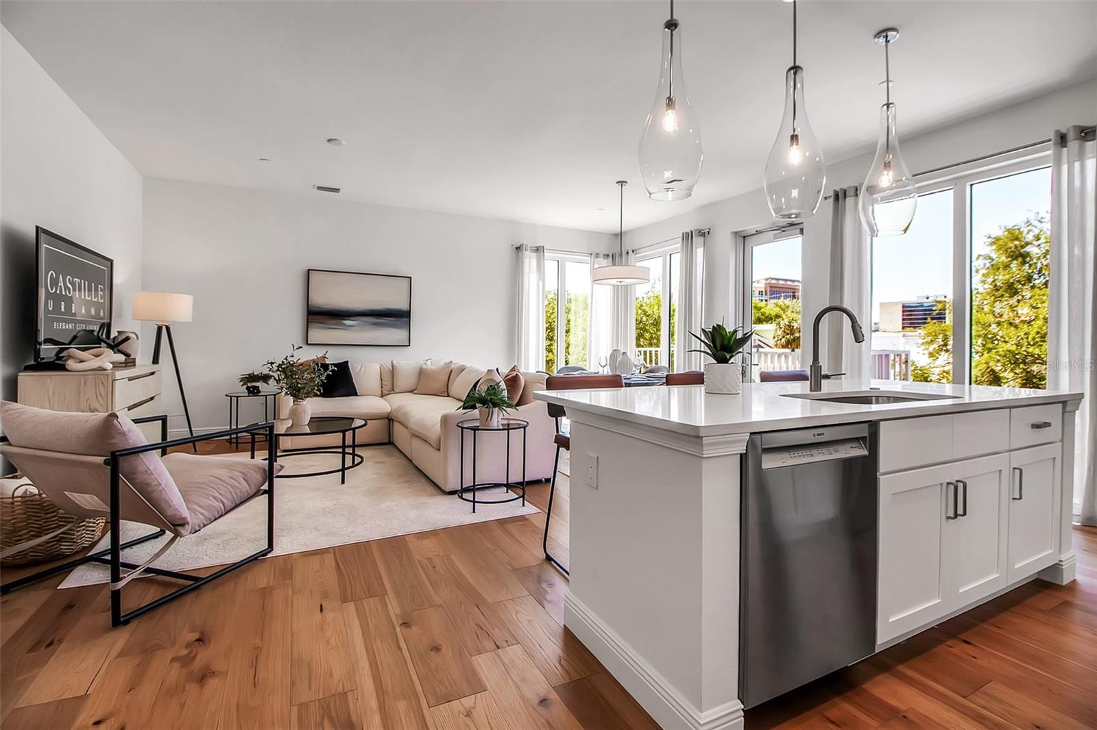 Image 6 of 57 For 600 3rd Avenue S 210