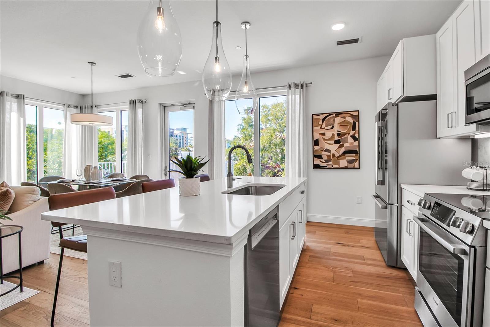 Image 7 of 57 For 600 3rd Avenue S 210