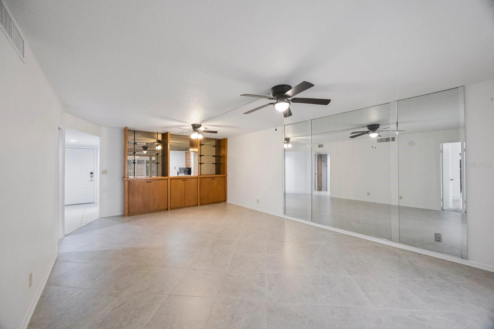Image 12 of 48 For 3078 Eastland Boulevard 304