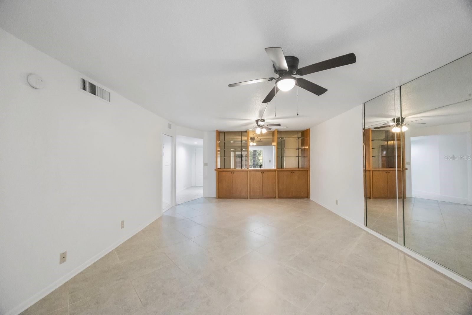 Image 13 of 48 For 3078 Eastland Boulevard 304