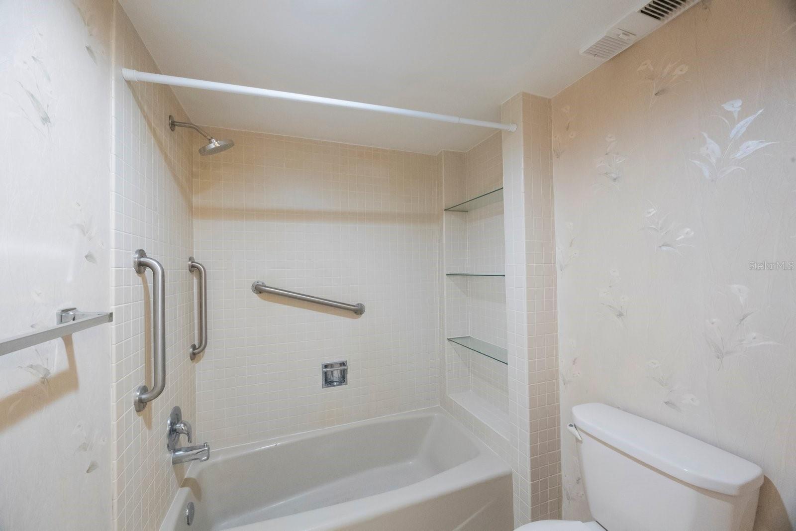 Image 28 of 48 For 3078 Eastland Boulevard 304
