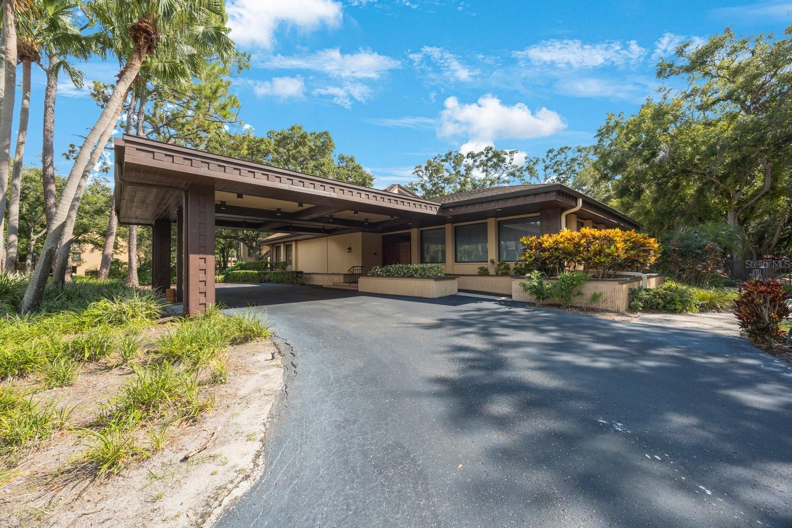 Image 32 of 48 For 3078 Eastland Boulevard 304