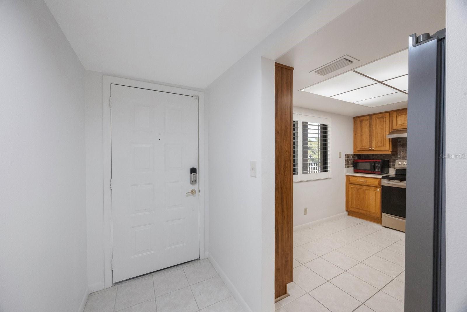 Image 4 of 48 For 3078 Eastland Boulevard 304