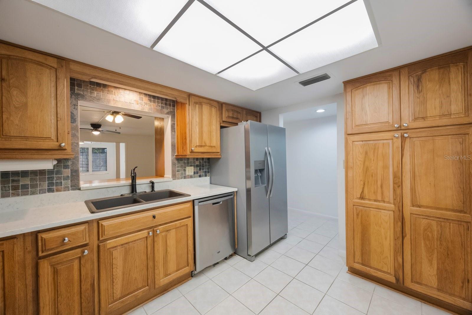 Image 8 of 48 For 3078 Eastland Boulevard 304