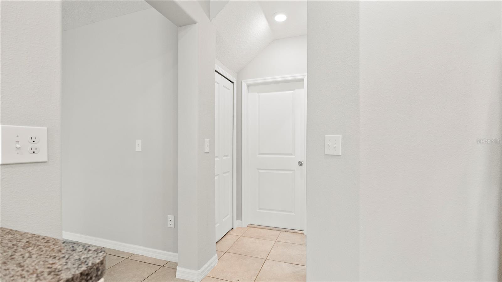 Image 15 of 47 For 7231 Spring Snowflake Avenue