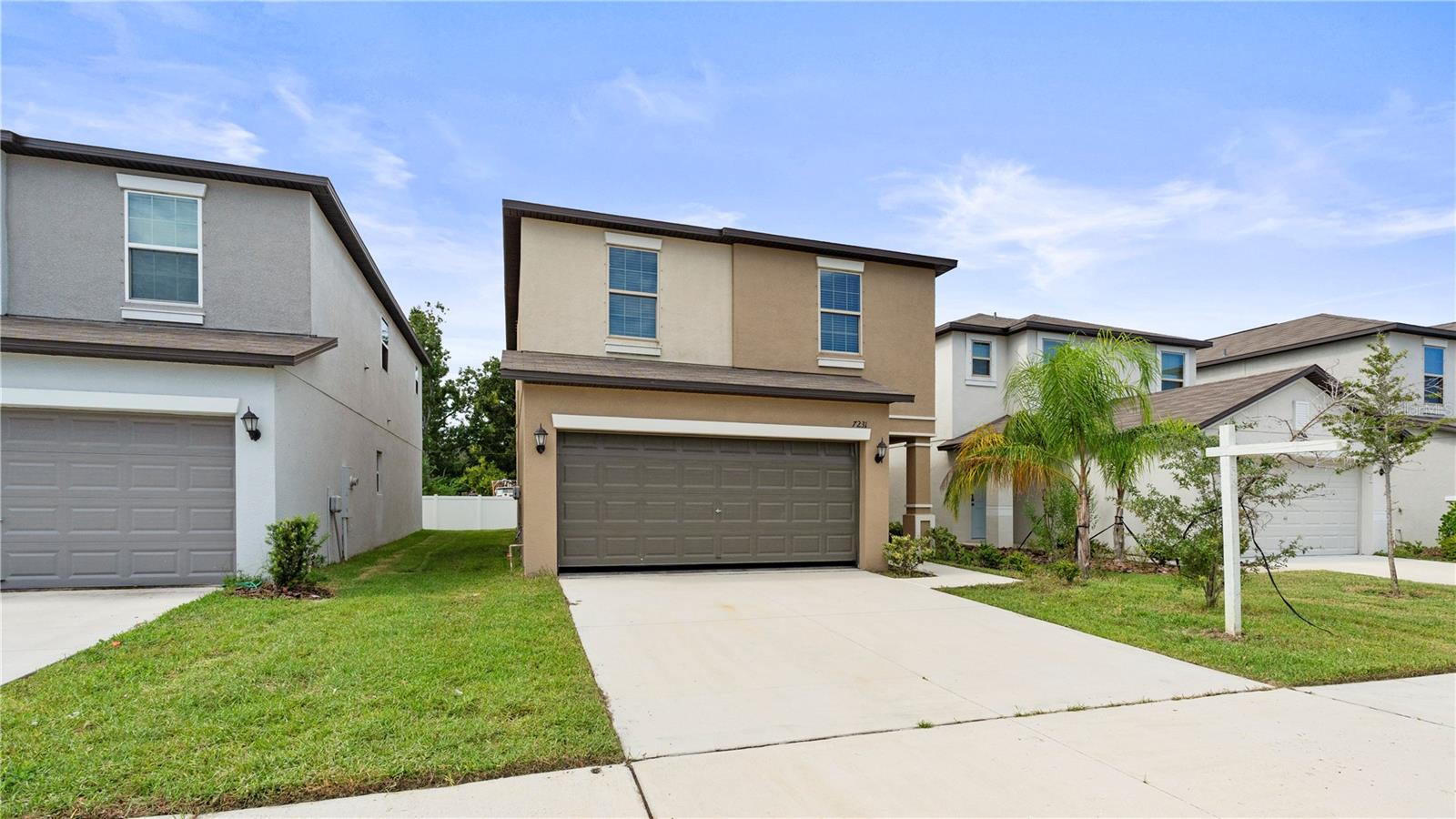 Image 4 of 47 For 7231 Spring Snowflake Avenue