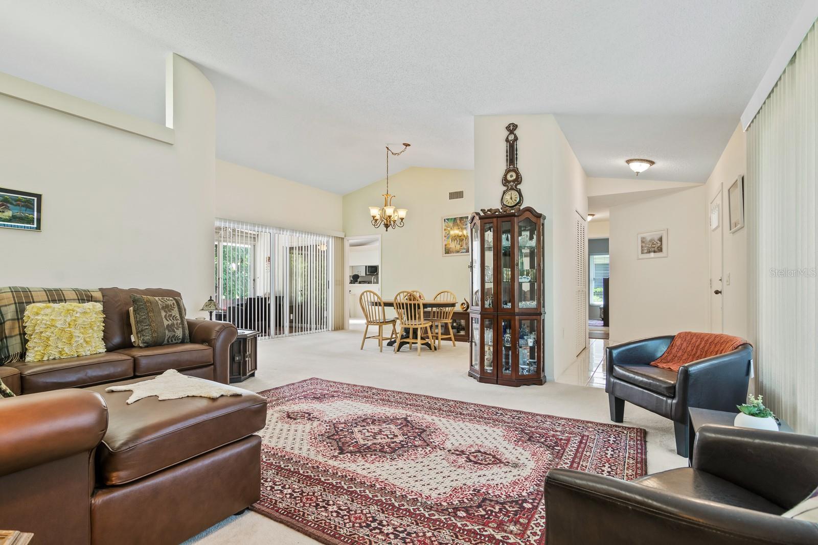 Image 4 of 61 For 3605 Garden Lakes Clenet