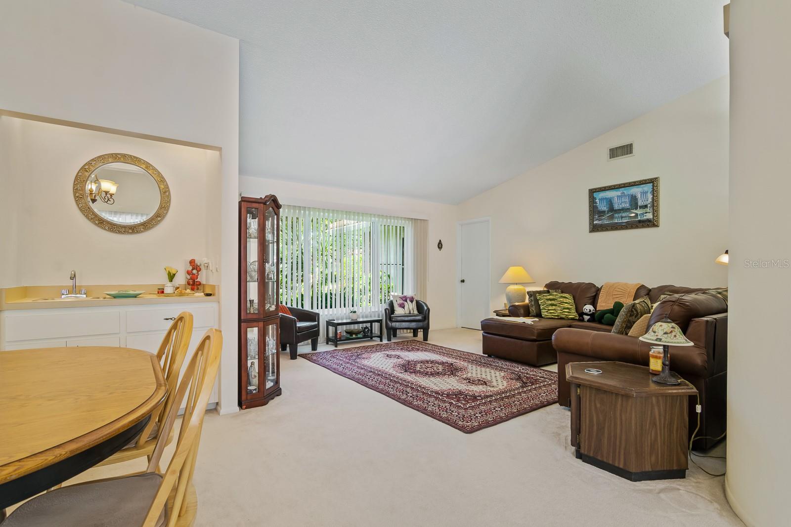 Image 5 of 61 For 3605 Garden Lakes Clenet