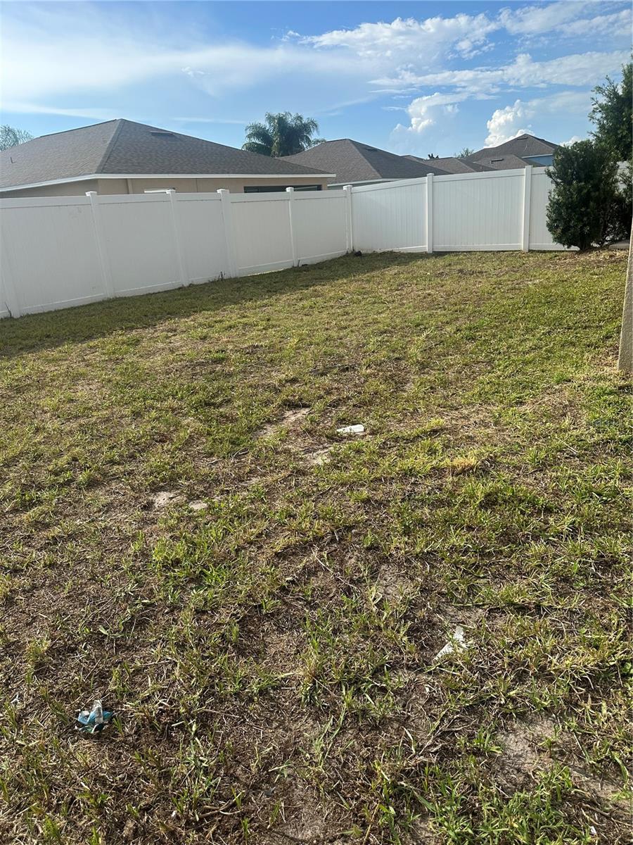 Image 15 of 45 For 912 Meadow Glade Drive