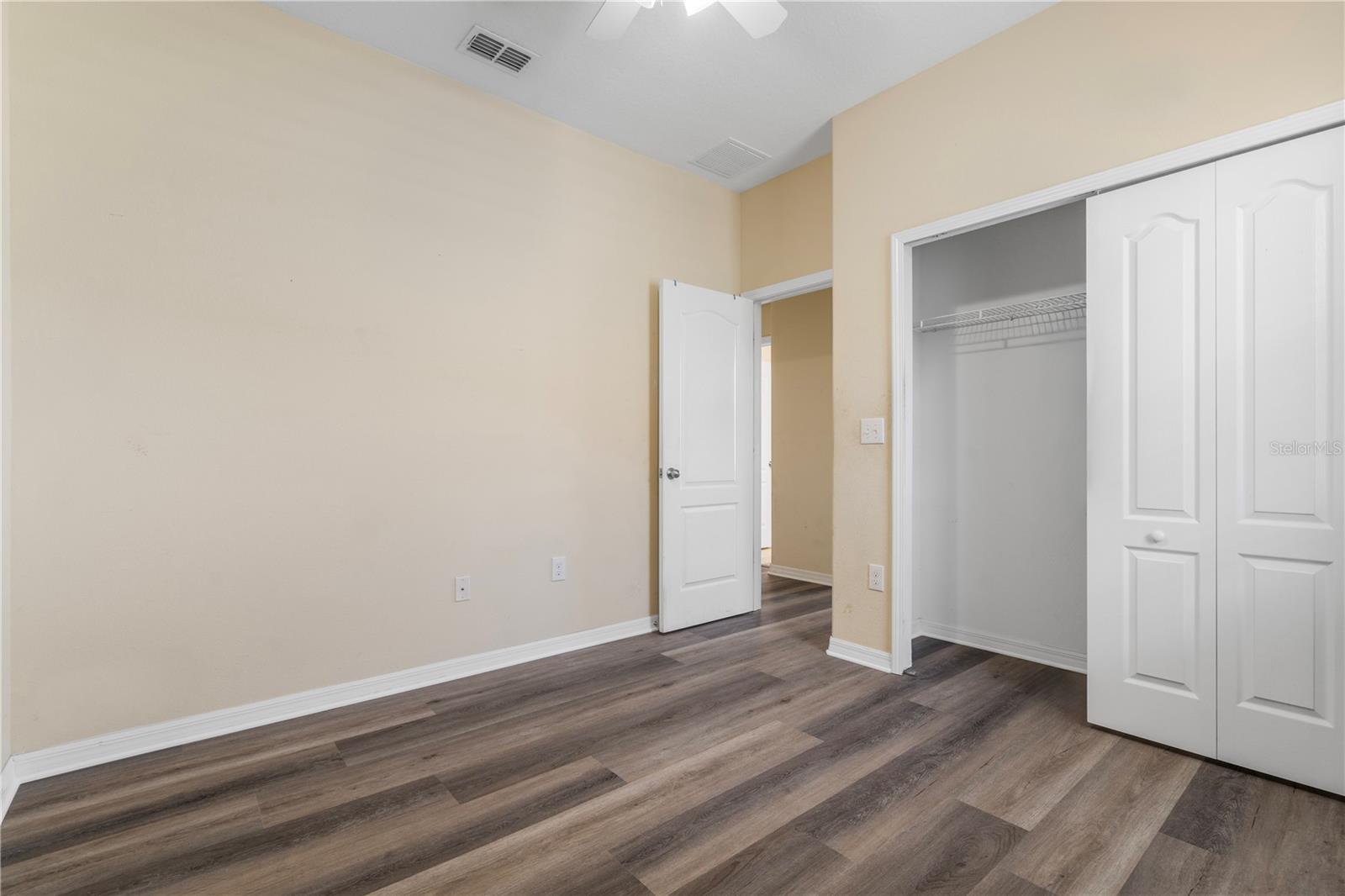 Image 21 of 45 For 912 Meadow Glade Drive