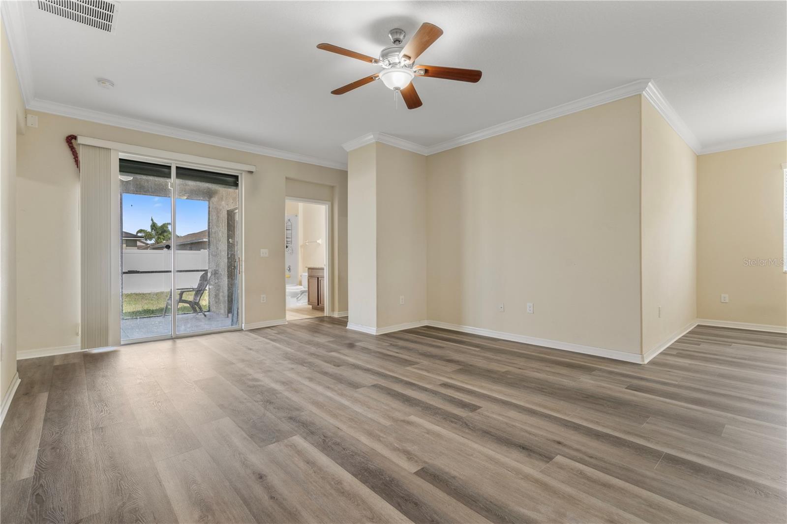 Image 24 of 45 For 912 Meadow Glade Drive