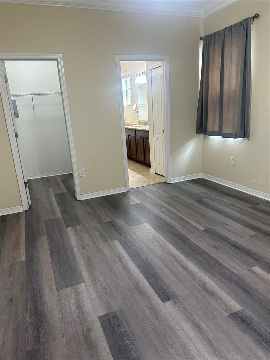 Image 3 of 45 For 912 Meadow Glade Drive