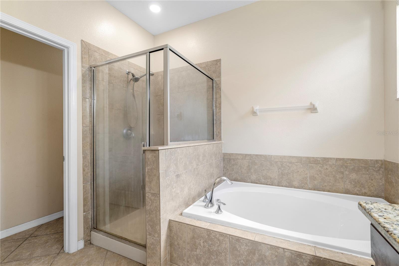 Image 31 of 45 For 912 Meadow Glade Drive