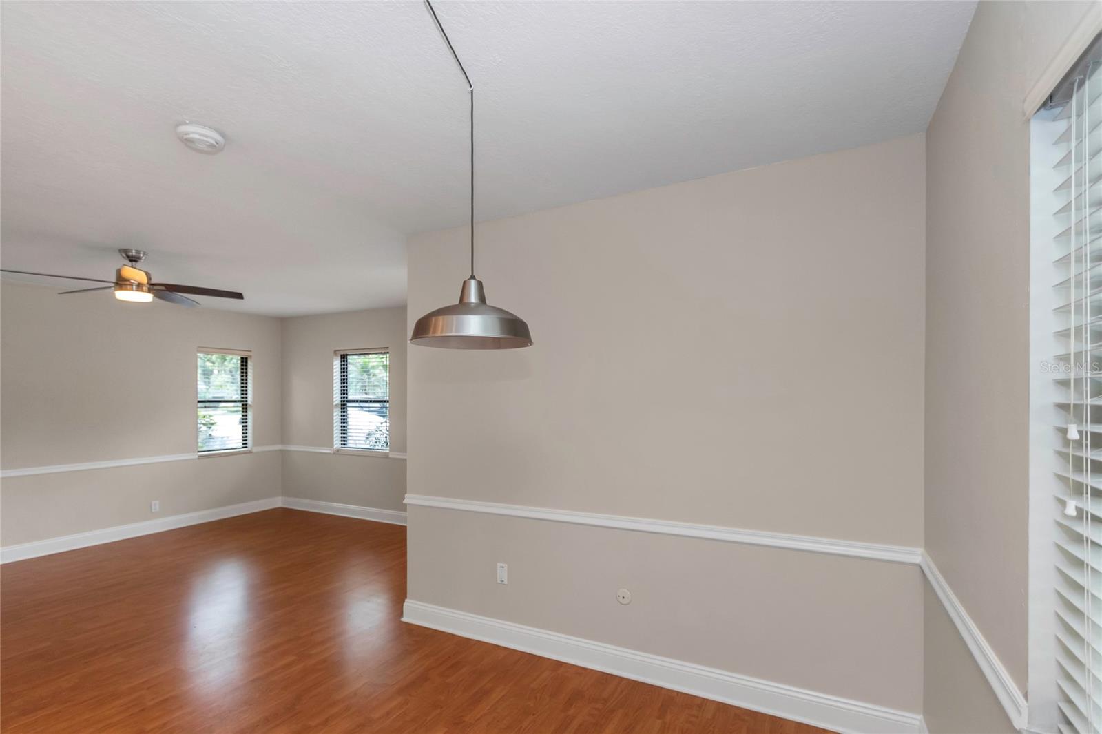 Listing photo id 10 for 5312 Russell Street