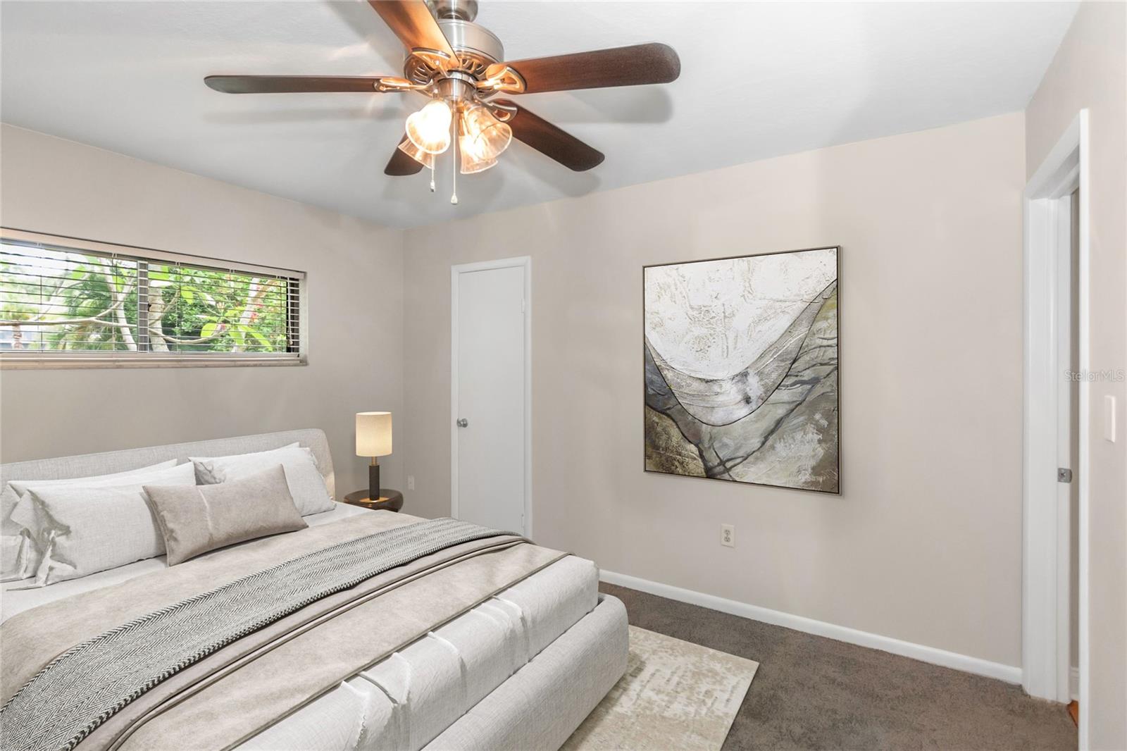 Listing photo id 23 for 5312 Russell Street