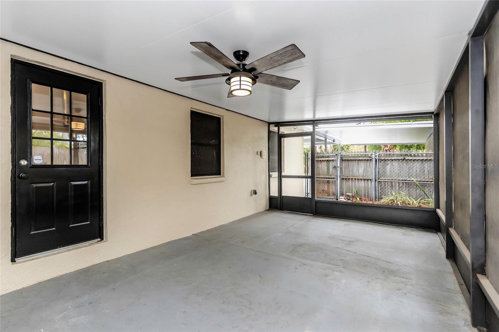 Listing photo id 47 for 5312 Russell Street