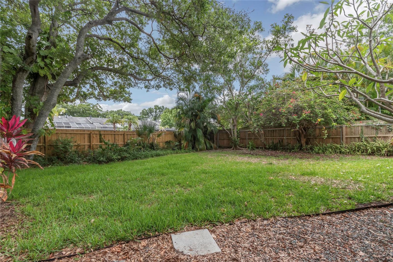Listing photo id 48 for 5312 Russell Street