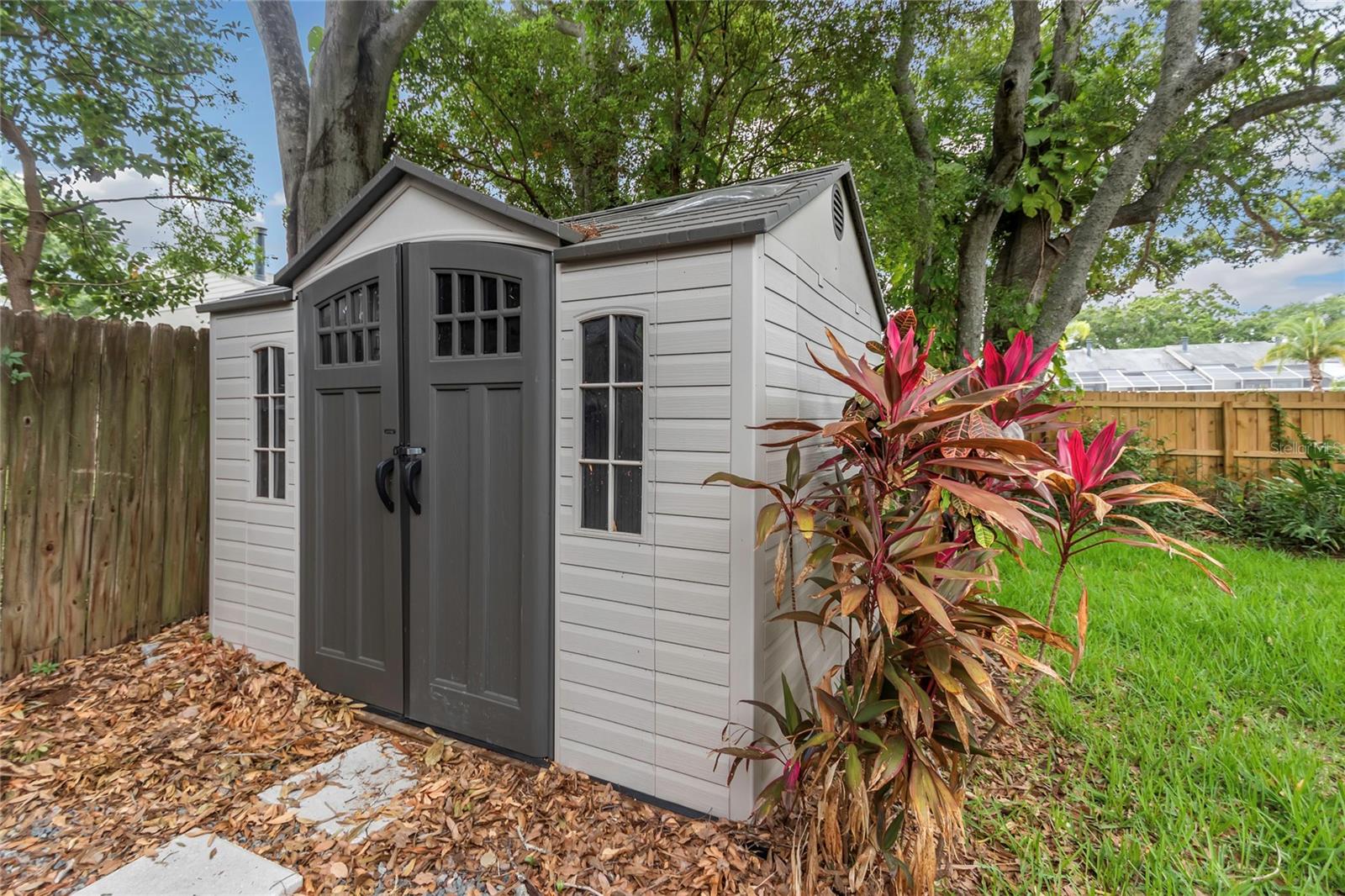 Listing photo id 51 for 5312 Russell Street