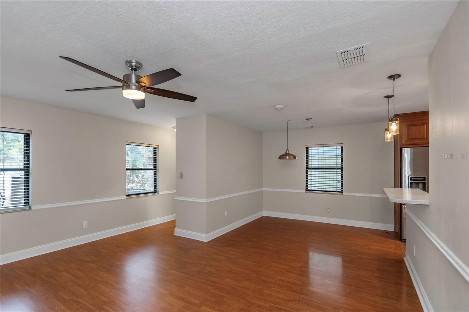 Listing photo id 7 for 5312 Russell Street
