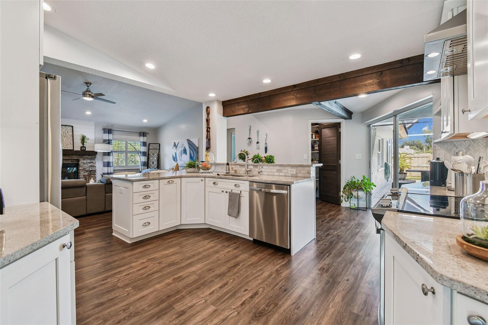 Image 16 of 71 For 2724 Challenger Drive