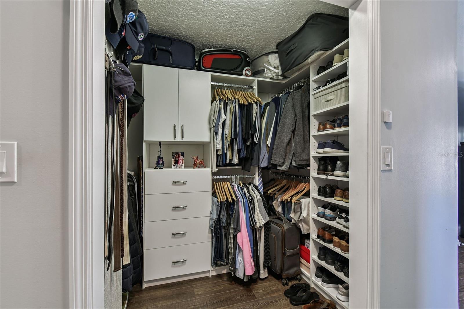 Image 42 of 71 For 2724 Challenger Drive