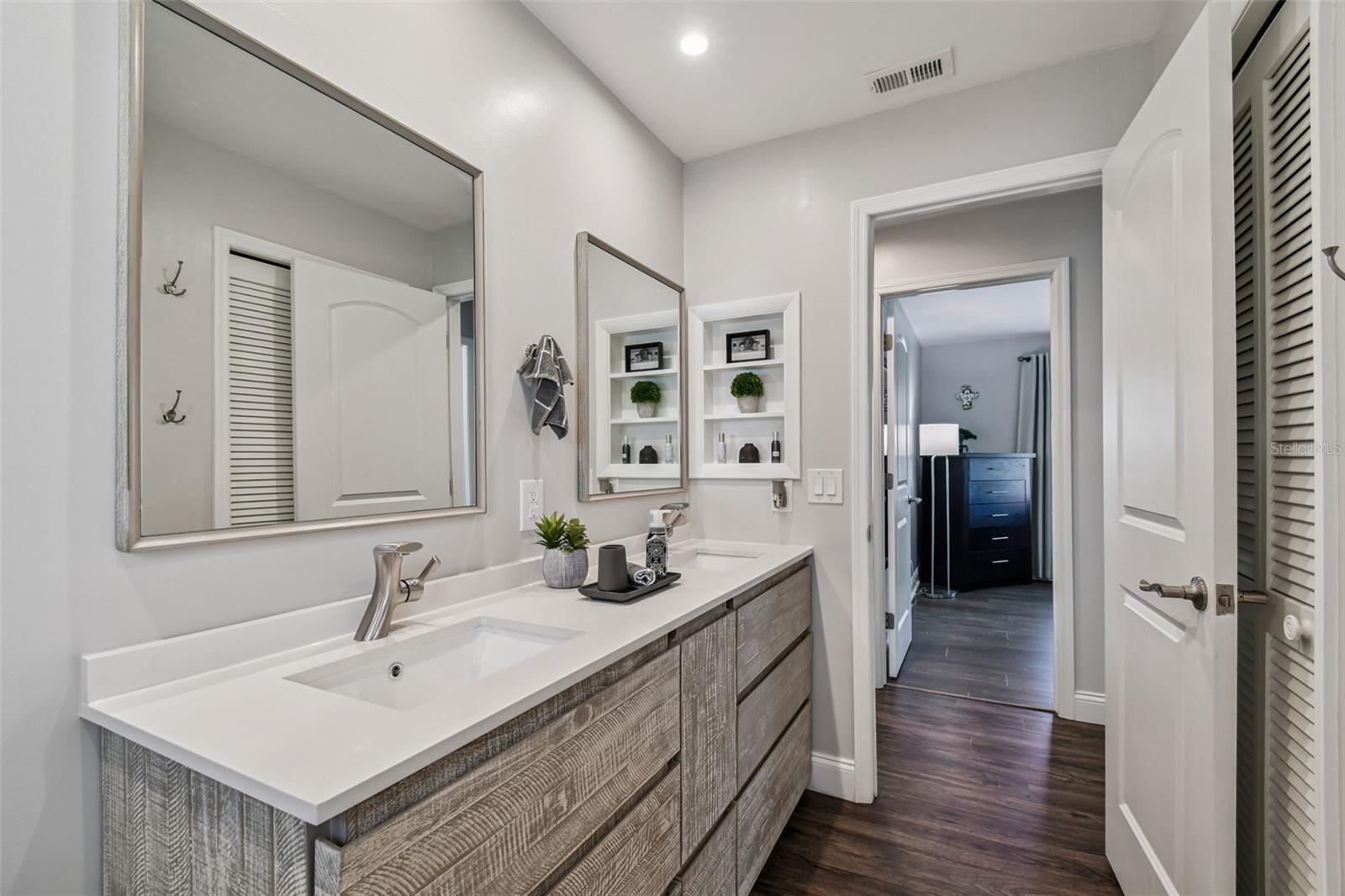 Image 49 of 71 For 2724 Challenger Drive