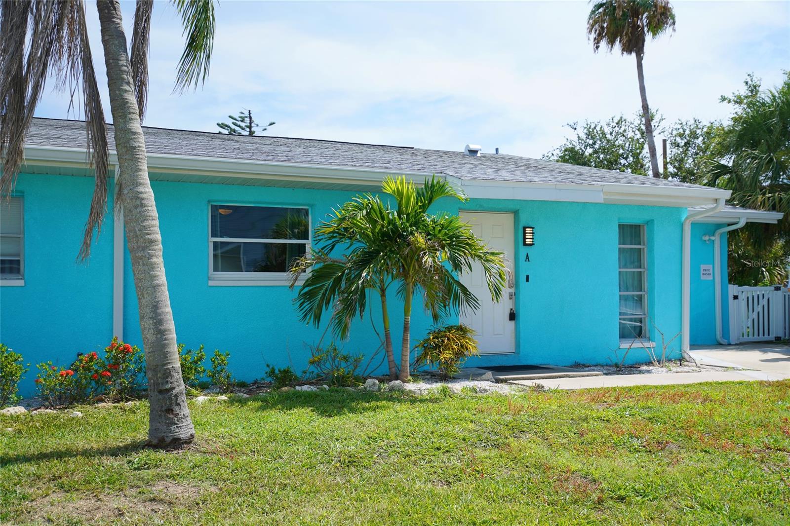 Image 3 of 71 For 2011 1st Street