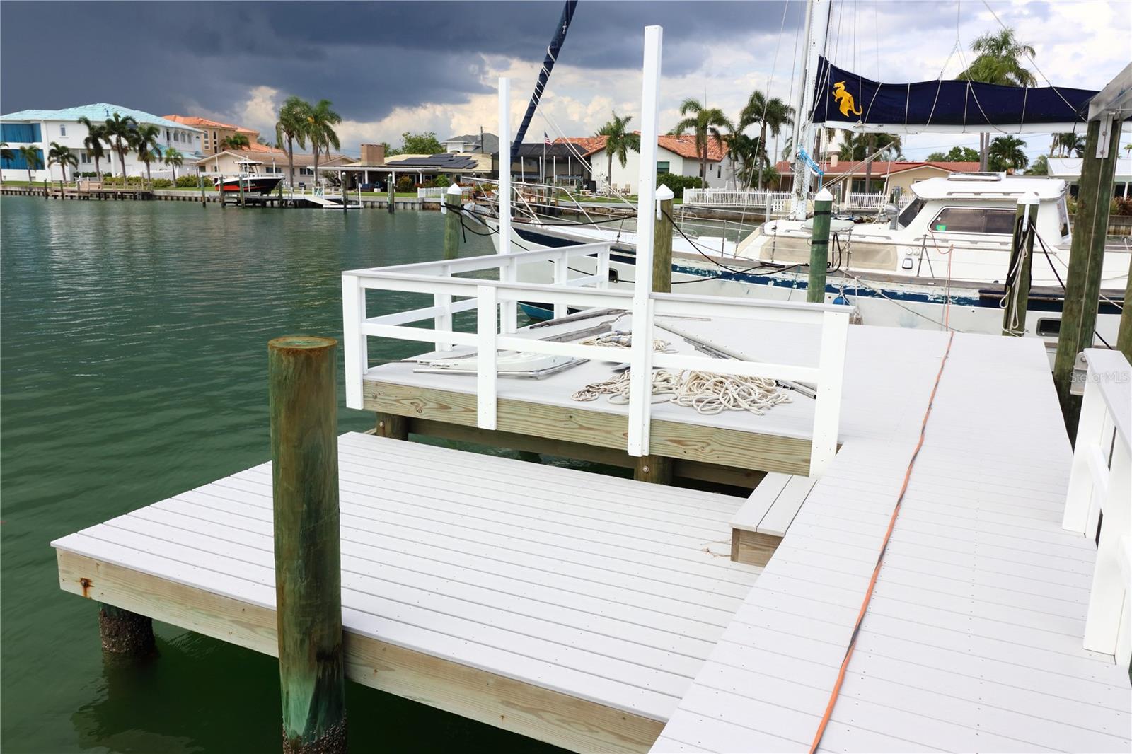 Listing photo id 11 for 12405 4th Street E
