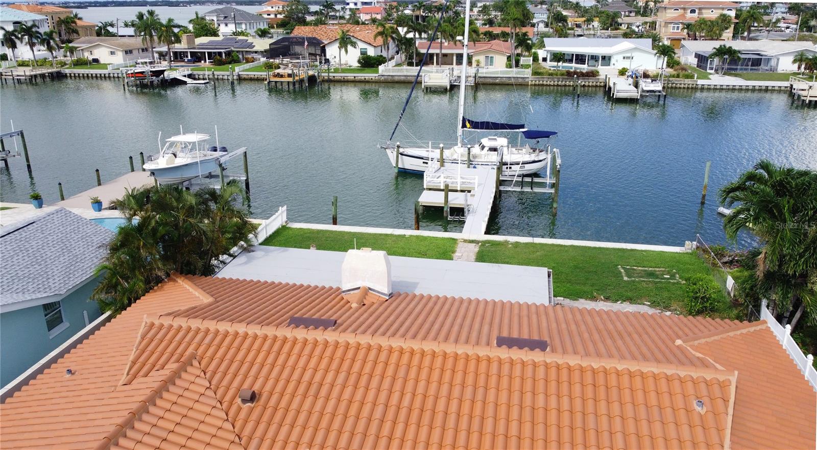 Listing photo id 12 for 12405 4th Street E