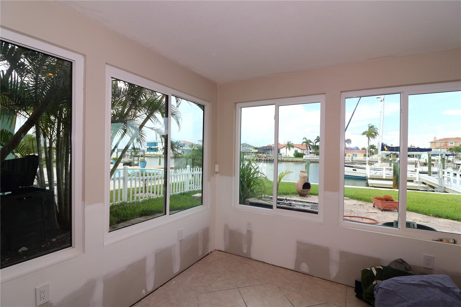 Listing photo id 2 for 12405 4th Street E