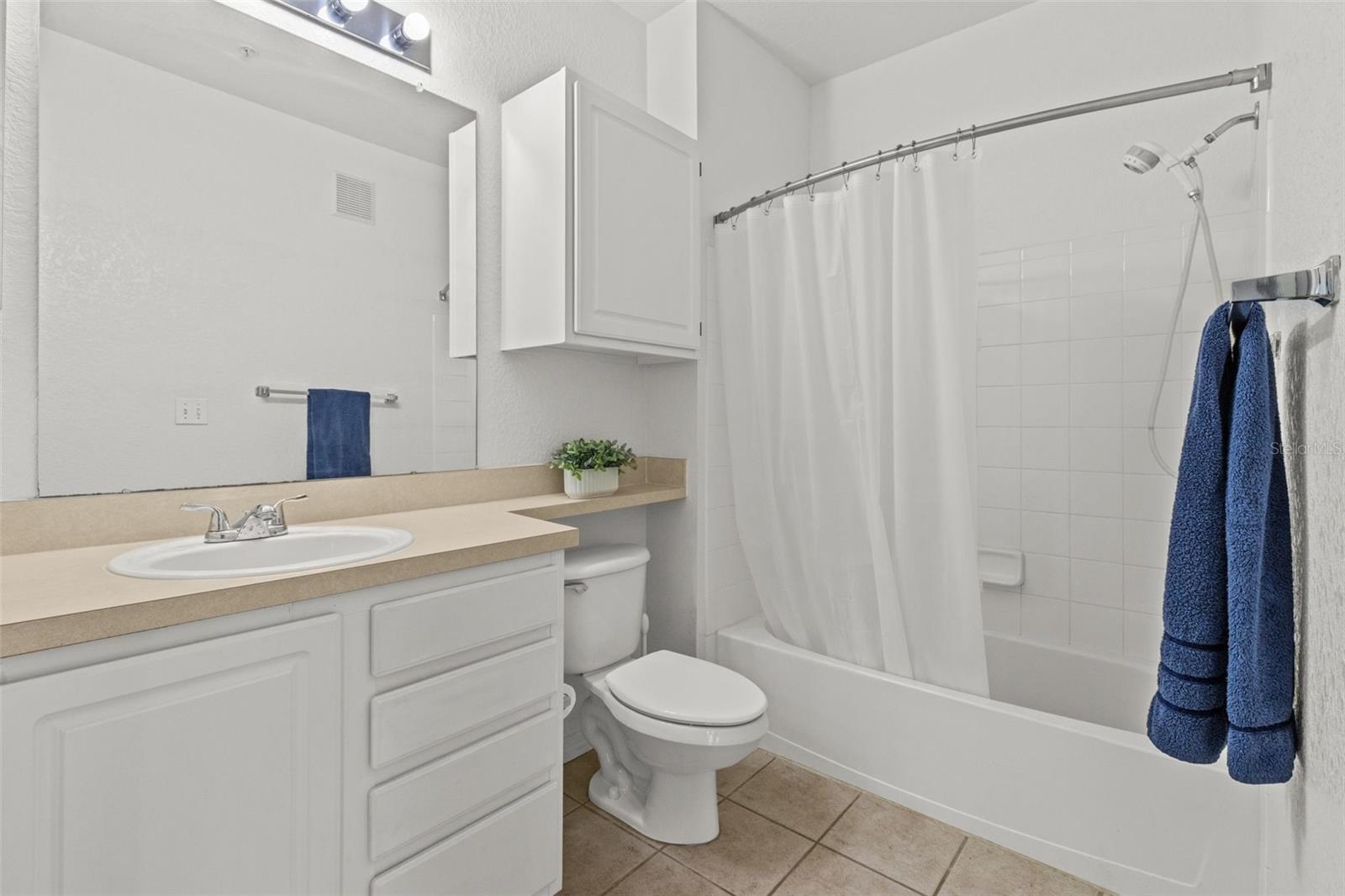 Image 13 of 28 For 5707 Legacy Crescent Place 301