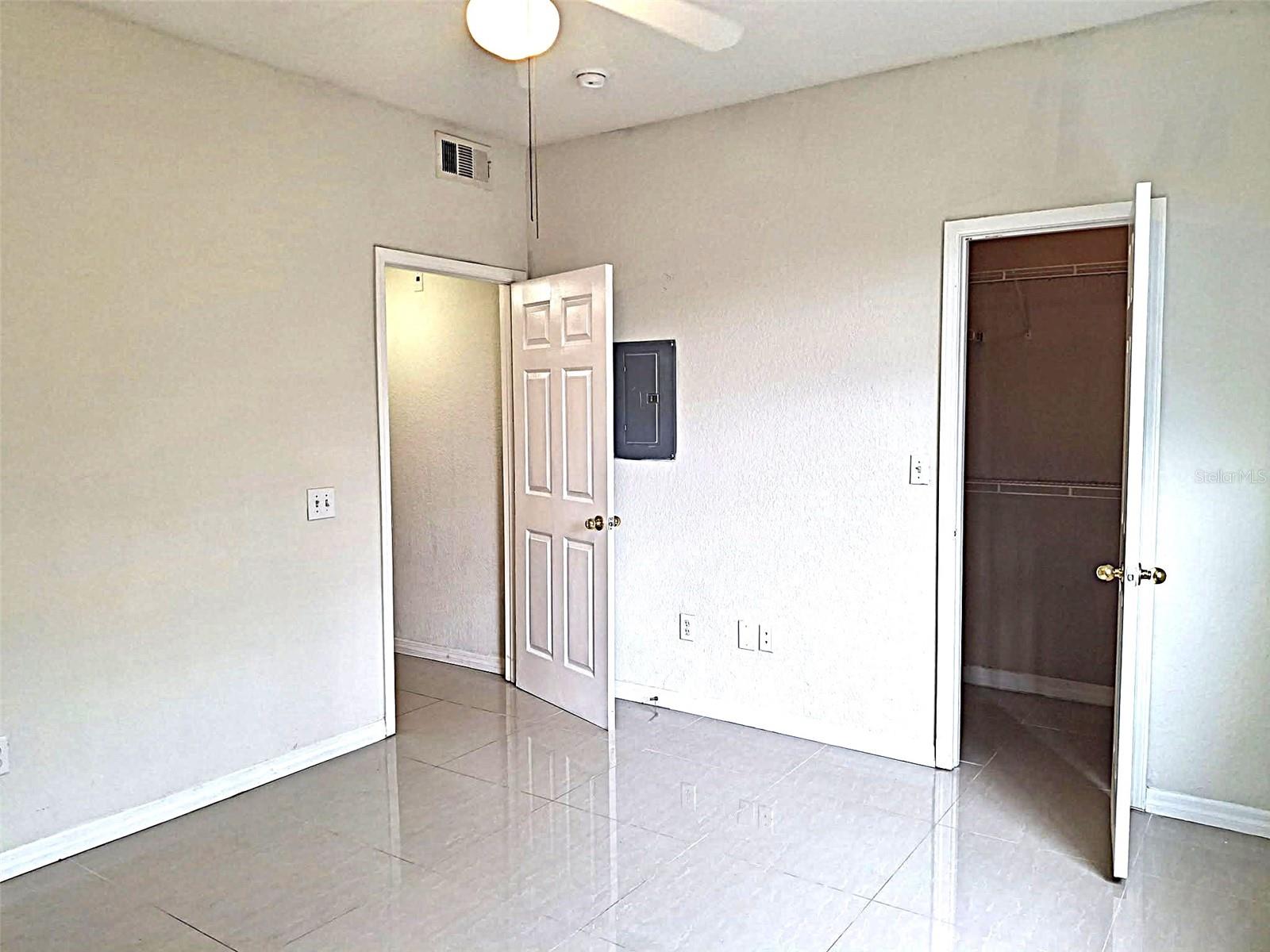 Image 22 of 42 For 13304 Sanctuary Cove Drive 303