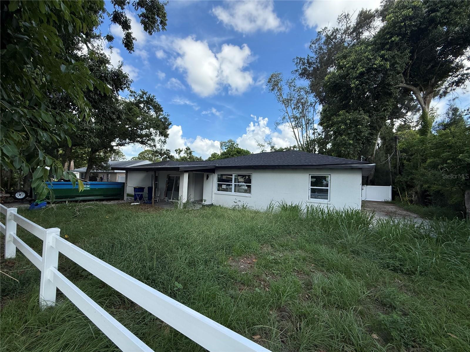 Listing Details for 11081 70th Avenue, SEMINOLE, FL 33772